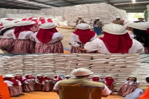 Eduwisata  Bulog : Perkenalkan Sistem Logistik Bagi  Para Siswi SMK Yadika Jambi di Gudang Bulog Pasir Putih