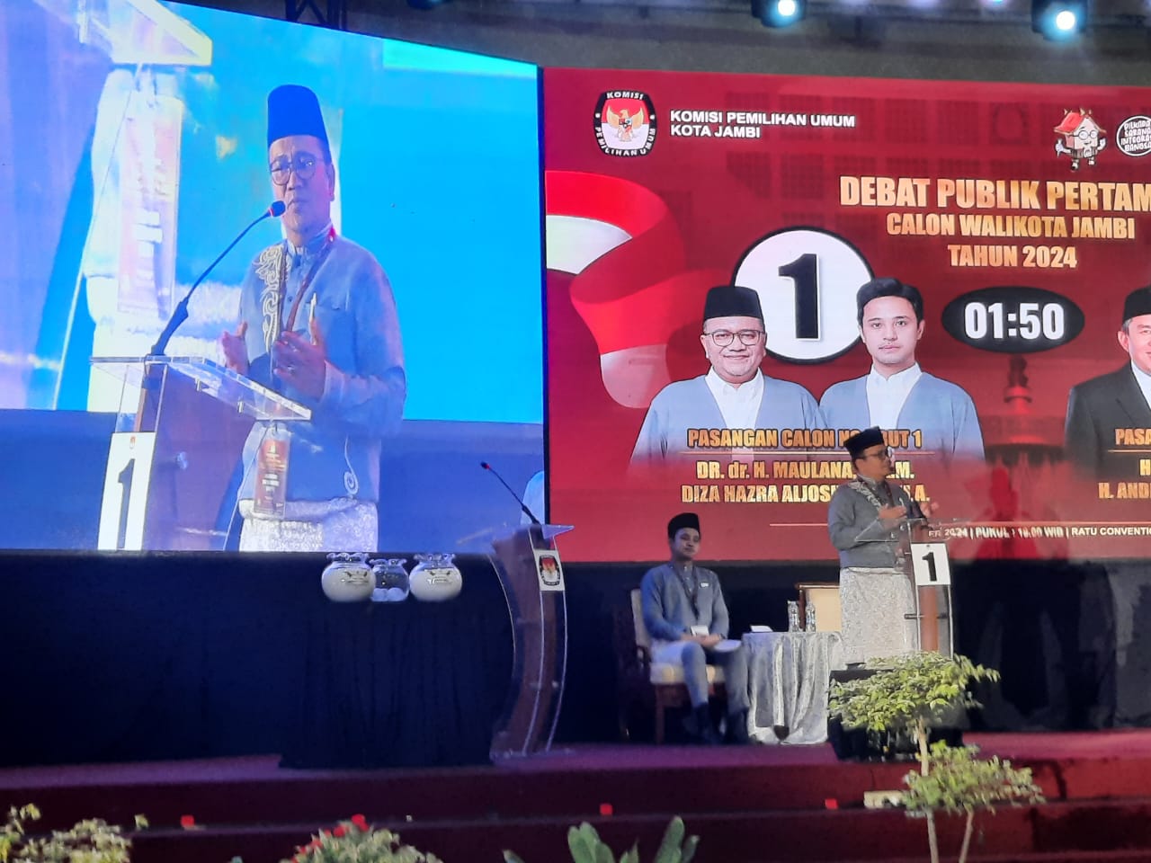 Debat Pertama, Maulana-Diza Yakinkan Visi-Misi Bahagia