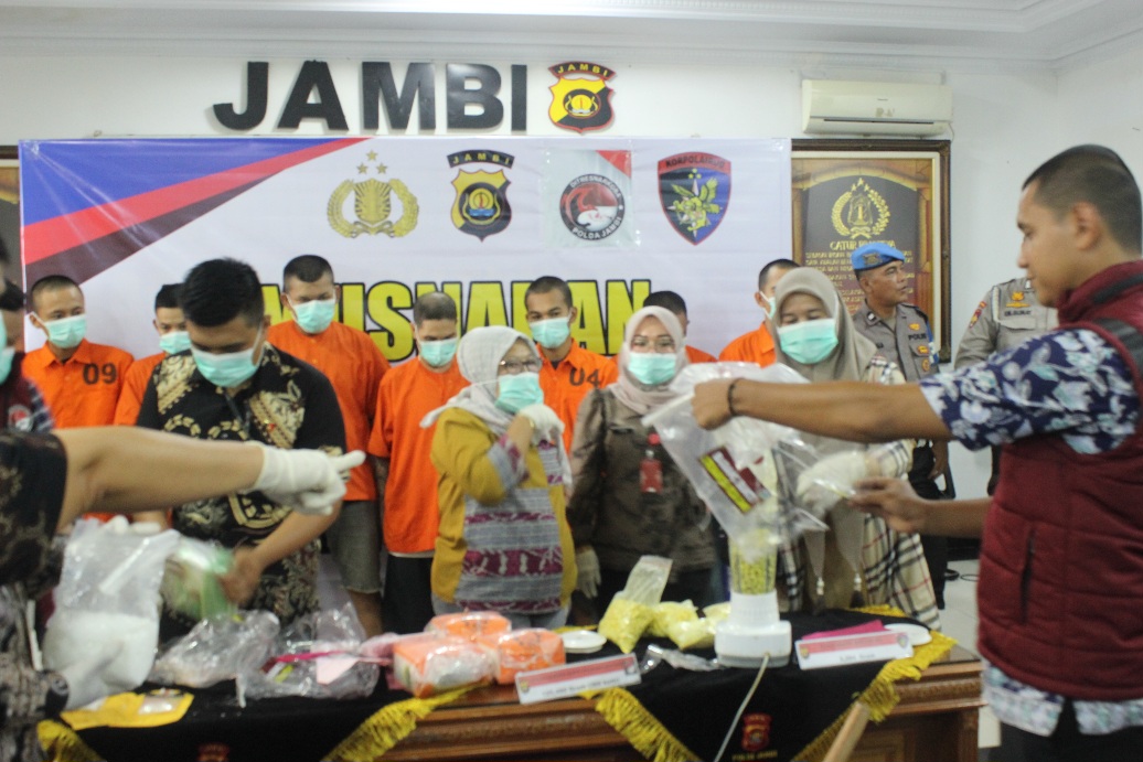 5,4 Kg Sabu dan 5632 Butir Pil Ekstacy Dimusnahkan