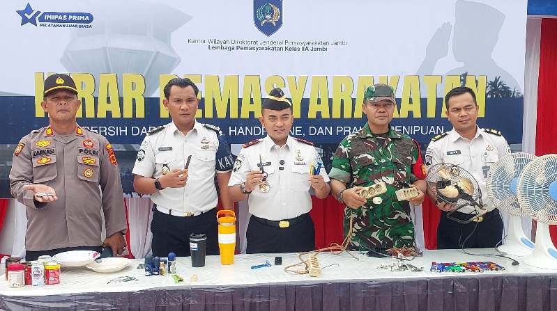 Komit Bersih Narkoba, Handphone dan Tindakan Penipuan,   Semua Blok Lapas Kelas IIA Digeledah Petugas Gabungan Alhasil Zero