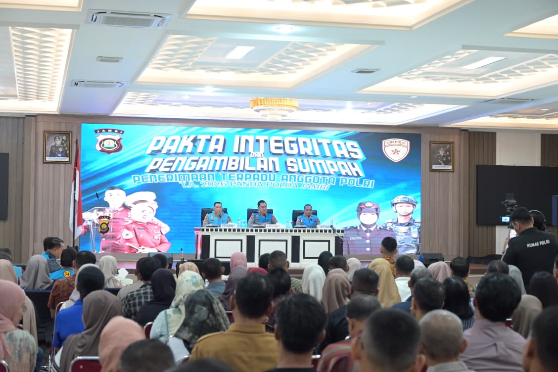 Polda Jambi Gelar Pakta Integritas dan Pengambilan Sumpah Penerimaan Terpadu Anggota Polri TA 2026