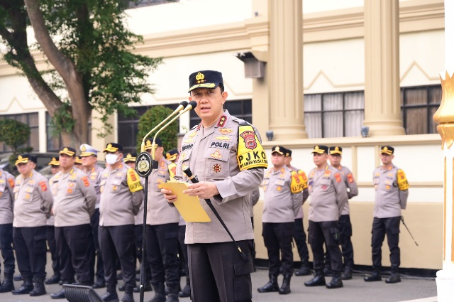 Pimpin Apel Perdana, Kapolda Jambi Tekankan Integritas, Disiplin dan Profesionalisme Kepada Seluruh Personel