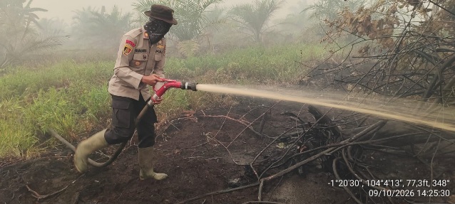 Tim Gabungan Padamkan Karhutla di Tahura Sungai Aur dan Lahan Desa Sumber Jaya Muaro Jambi