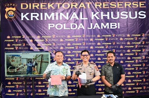 Polda Jambi Ungkap Kasus Peredaran BBM Ilegal, Amankan 6.163 Liter Solar Olahan Ilegal