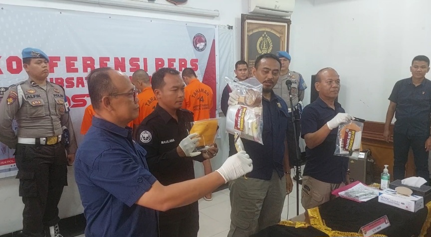 Tiga Tersangka Narkoba Ditangkap Dikost Kost-an