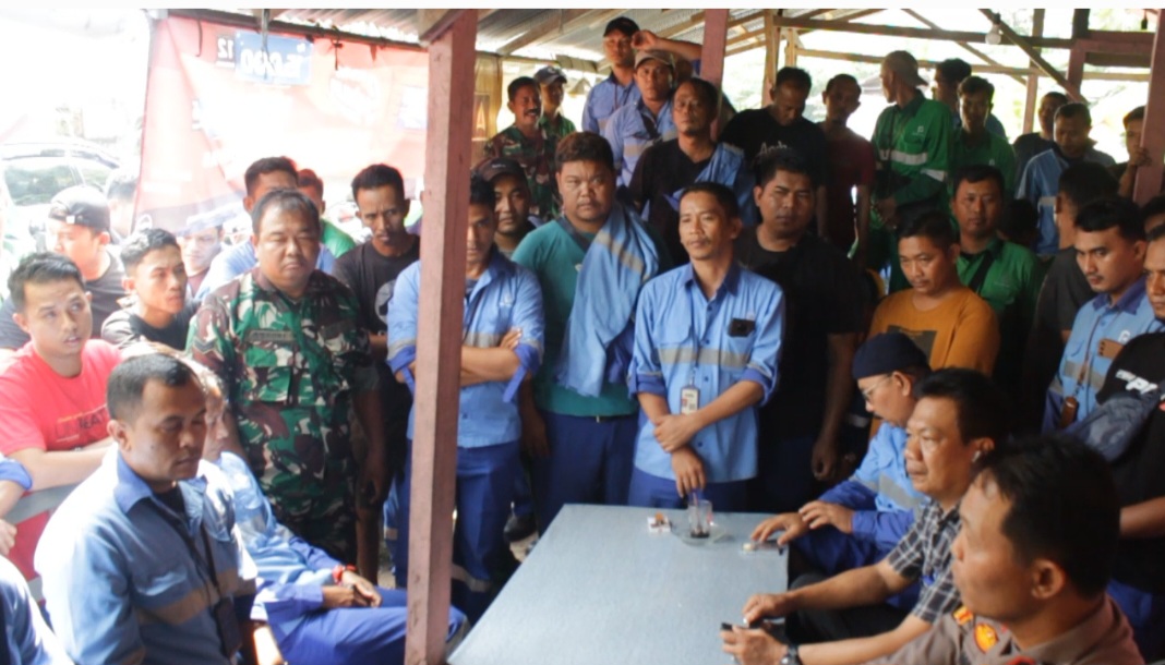 Tolak Pasang CCTV,  Sopir Tangki Mogok Kerja